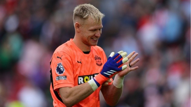 Aaron Ramsdale trong khung gỗ Southampton, thể hiện sự chắc chắn và kinh nghiệm dù đội bóng xuống hạng.