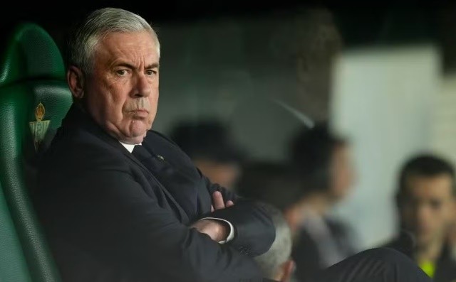 Carlo Ancelotti đối mặt với khó khăn trong việc đàm phán rời Real Madrid để đến Brazil.