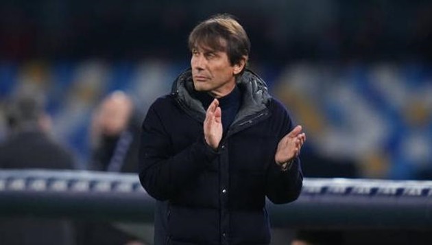 Conte bất ngờ được liên kết với AC Milan.