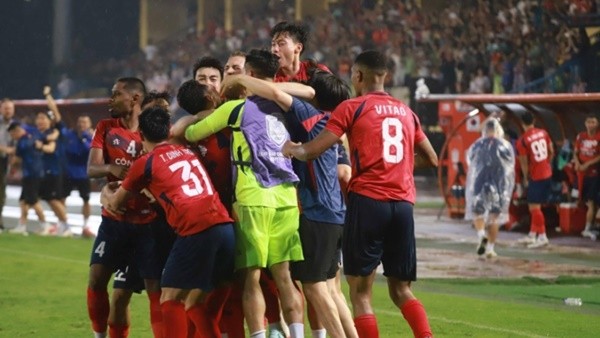 Filip Nguyễn cản phá xuất thần, bảo vệ chiến thắng cho CAHN