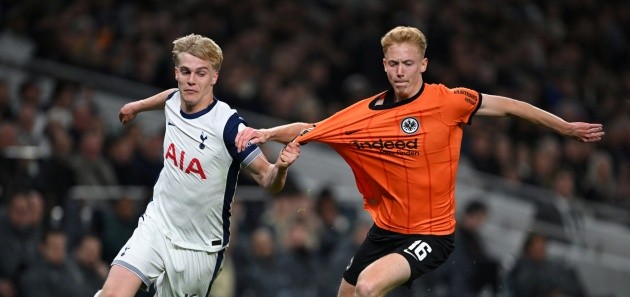 Hugo Larsson là mục tiêu chuyển nhượng tiềm năng của Arsenal