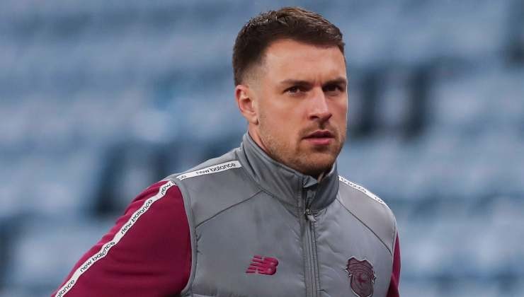 Lukasz Fabianski trong màu áo West Ham United, một trong số ít những cầu thủ trên 40 tuổi vẫn thi đấu chuyên nghiệp.