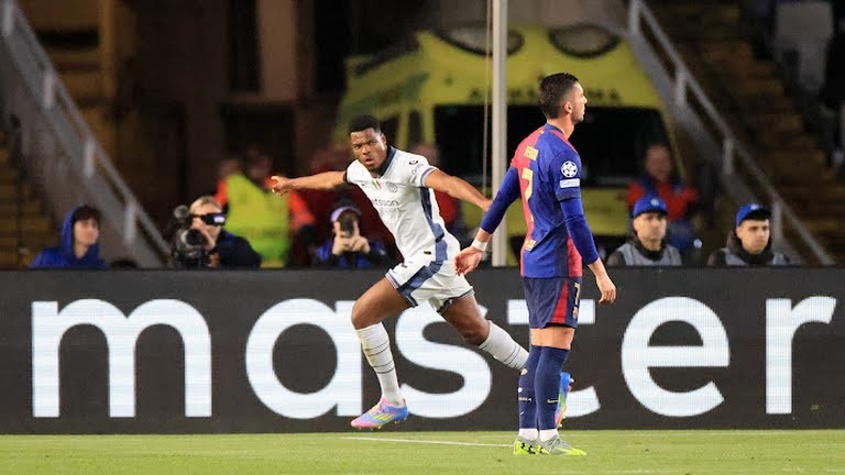 Marcus Thuram ghi bàn mở tỷ số cho Inter Milan bằng cú đánh gót điệu nghệ.