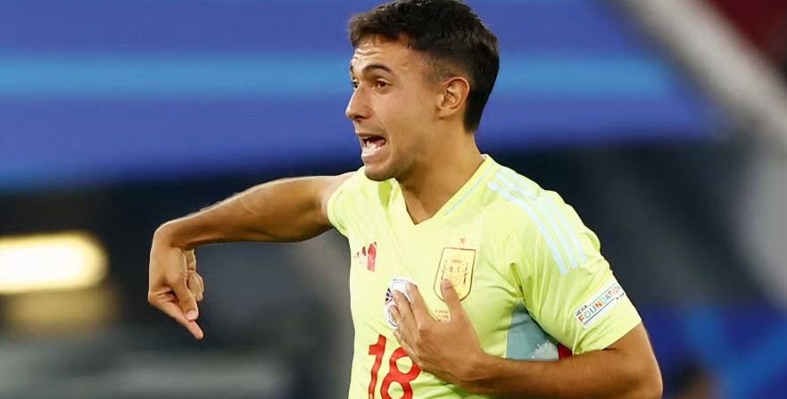 Martin Zubimendi được xem là mục tiêu hàng đầu để tăng cường tuyến giữa của Arsenal, hứa hẹn mang đến sự cân bằng và chất lượng cho đội hình.
