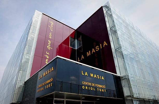 Ninh Bình có thể hợp tác với Barcelona để phát triển bóng đá trẻ.