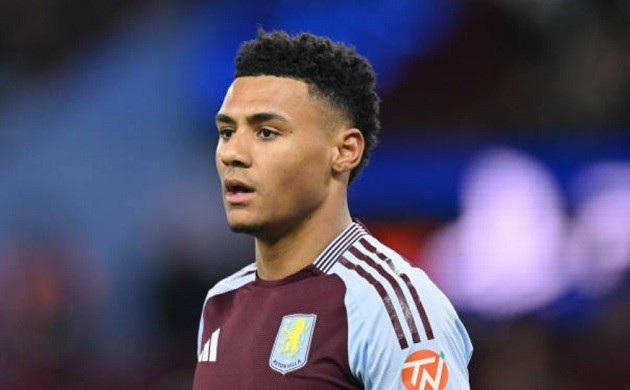 Ollie Watkins trong màu áo Aston Villa, mục tiêu tiềm năng của Arsenal.