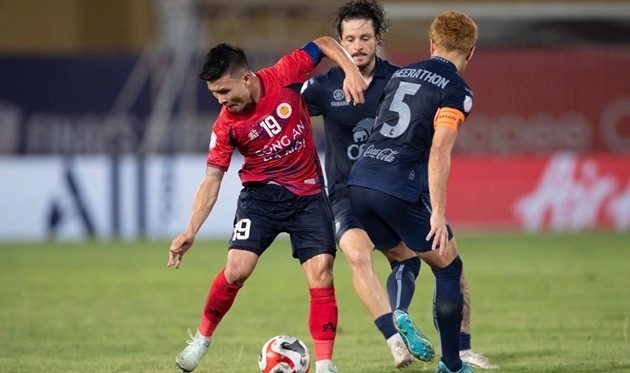 Quang Hải trong màu áo CLB CAHN được đề cử ngôi sao Shopee Cup