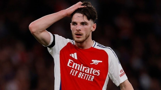 Rice vẫn là trụ cột trong lối chơi của Arsenal, thể hiện sự điềm tĩnh và khả năng điều phối bóng.