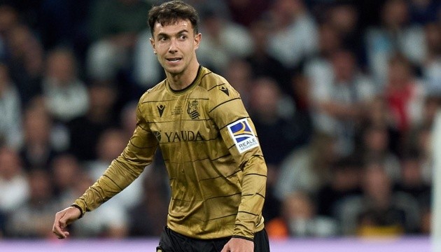 Tiền vệ Zubimendi trong màu áo Real Sociedad, mục tiêu chuyển nhượng hàng đầu của Arsenal.