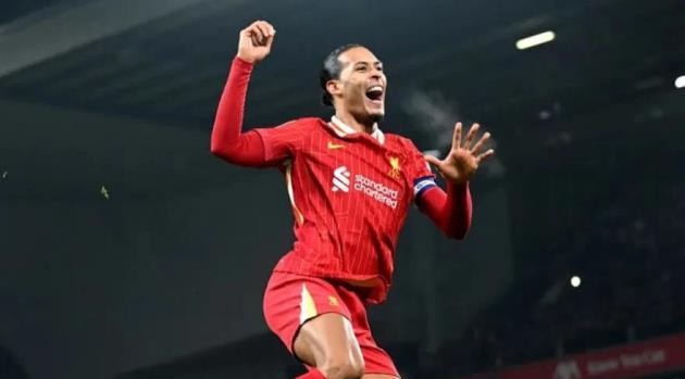Virgil van Dijk thể hiện đẳng cấp thủ lĩnh trong màu áo Liverpool tại Premier League.
