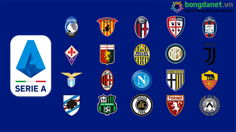 Chuyên gia đang phân tích chiến thuật và dữ liệu trận đấu, đưa ra nhận định bóng đá Ý chuyên sâu