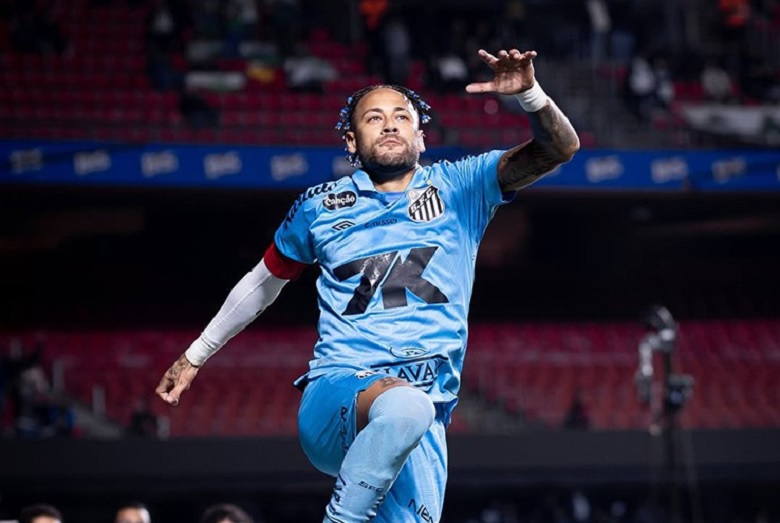 Neymar ăn mừng bàn thắng, khẳng định sự trở lại mạnh mẽ trong màu áo Santos