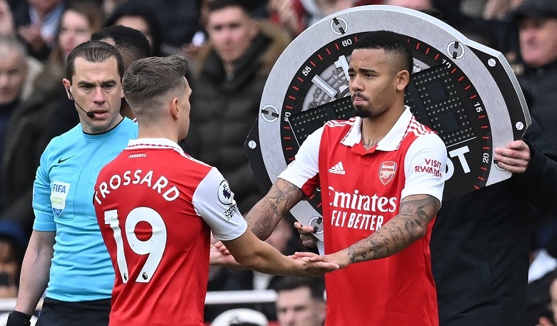 Gabriel Jesus và Leandro Trossard đứng trước nguy cơ rời Arsenal trong kế hoạch cải tổ đội hình.