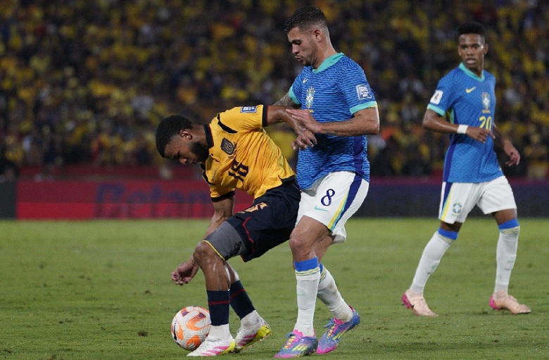 Cầu thủ Brazil bế tắc trong việc tìm kiếm bàn thắng trước hàng phòng ngự chắc chắn của Ecuador ở trận ra mắt HLV Ancelotti.