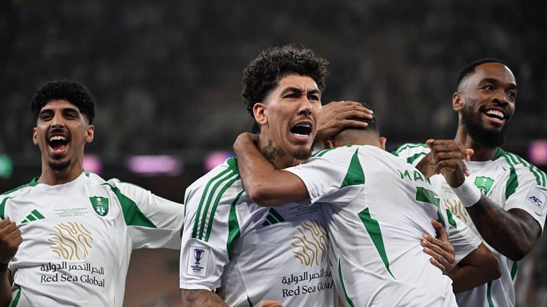 Roberto Firmino nhận giải Cầu thủ xuất sắc nhất AFC Champions League 2024/25 cùng đội Al Ahli