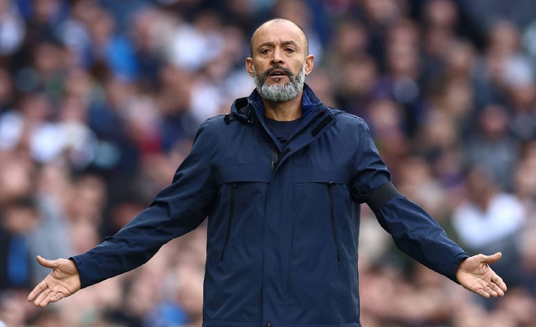 Hình ảnh HLV Nuno Santo và chủ tịch Evangelos Marinakis của Nottingham Forest