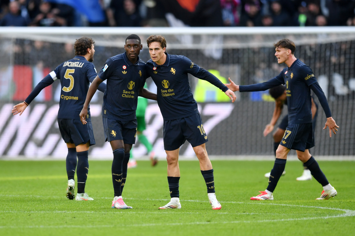 Cầu thủ Juventus ăn mừng bàn thắng vào lưới Empoli, khẳng định sức mạnh "Lão Bà" tại Serie A.