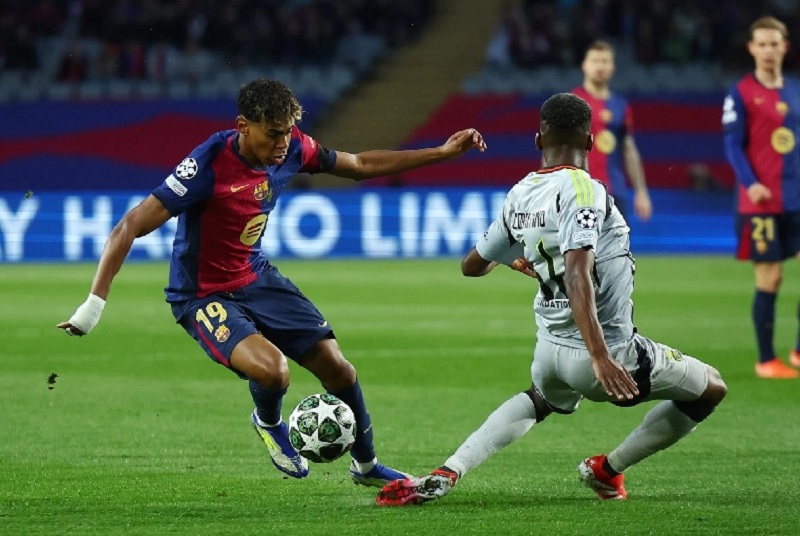 Màn trình diễn lịch sử của Lamine Yamal giúp Barcelona đánh bại Benfica