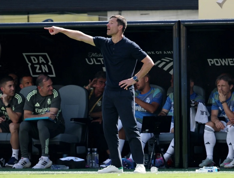 HLV Xabi Alonso của Real Madrid trong buổi họp báo, quyết định thanh lý cầu thủ để tinh gọn đội hình mùa giải mới