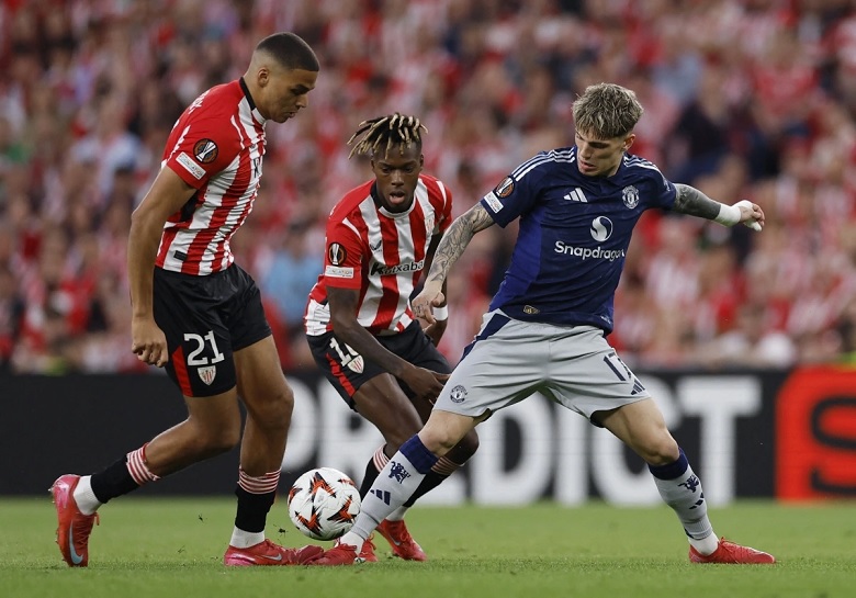 Cầu thủ Manchester United ăn mừng bàn thắng, tự tin tiến vào chung kết Cúp C2 sau chiến thắng thuyết phục