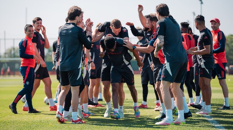 Amad Diallo và Matthijs de Ligt tập luyện, sẵn sàng trở lại cho trận bán kết Europa League của MU