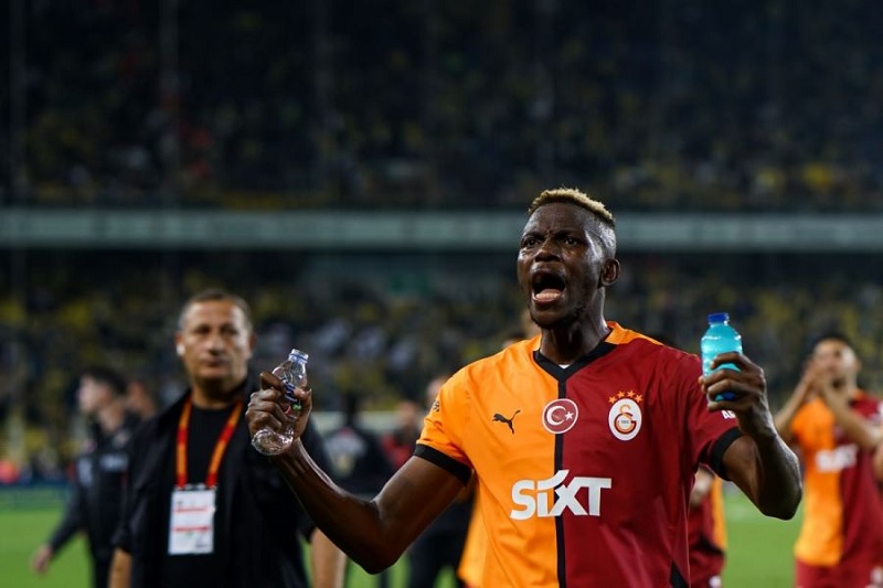 Victor Osimhen rực sáng trong màu áo Galatasaray, khẳng định đẳng cấp trước thềm gia nhập Manchester United.
