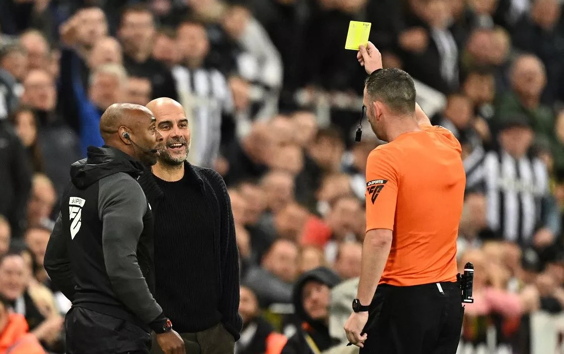 Man City "tái mặt" khi biết danh tính trọng tài Chris Kavanagh điều khiển trận đấu với Liverpool.