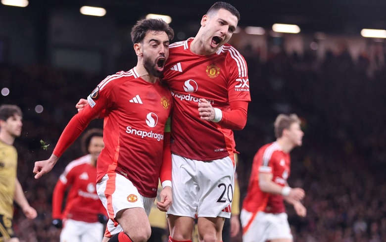 Hình ảnh MU ăn mừng sau chiến thắng lội ngược dòng kịch tính trước Lyon, lập kỷ lục 9 bàn tại Europa League