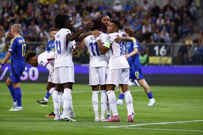 Kylian Mbappe ăn mừng bàn thắng, góp phần giúp ĐT Pháp đánh bại Ukraine 2-0 tại vòng loại World Cup 2026