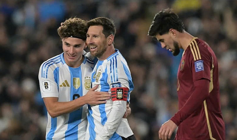 Messi trong màu áo Argentina, suy tư về tương lai tại World Cup 2026 sau trận thắng Venezuela.