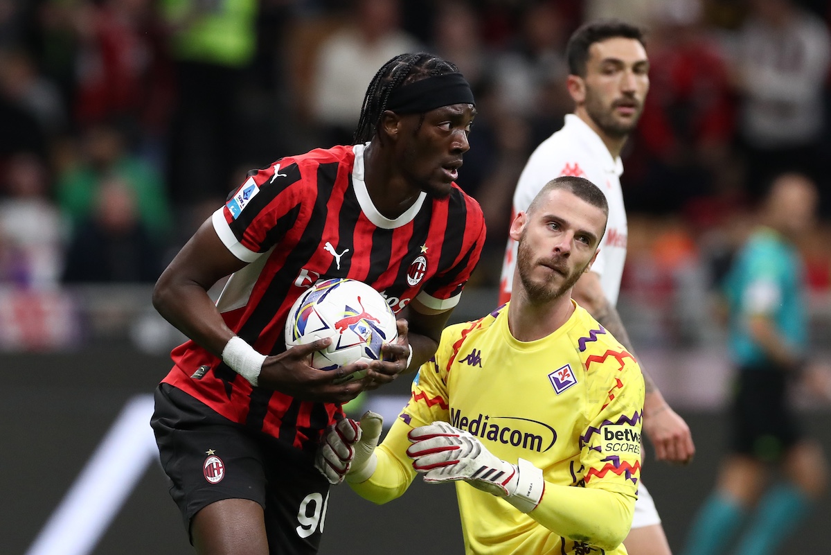 Milan và Fiorentina chia điểm sau trận hòa kịch tính tại Serie A, ảnh hưởng đến mục tiêu Top 4 của Rossoneri.
