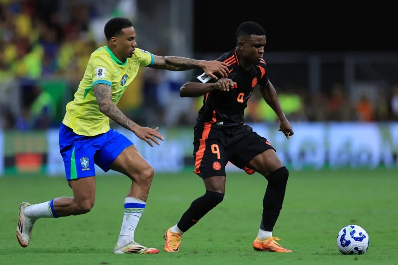 Trung vệ Gabriel Magalhaes rời trại tập trung ĐT Brazil sau khi nhận thẻ phạt