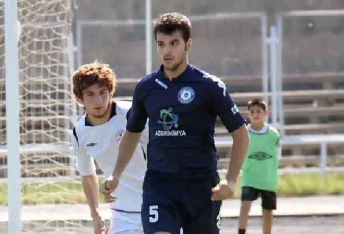 Đội hình cầu thủ Zaqatala tập trung trước trận đấu với Cebrayil, thể hiện quyết tâm giành chiến thắng trên sân nhà.