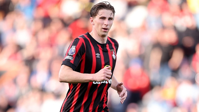 Chân dung Illya Zabarnyi, trung vệ 23 tuổi được PSG chiêu mộ với giá 70 triệu euro.