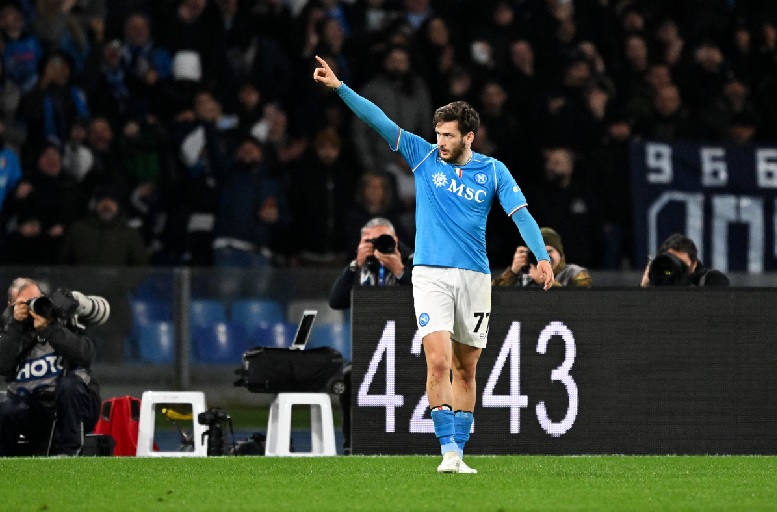 Khvicha Kvaratskhelia trong màu áo Napoli, chuẩn bị chuyển đến PSG