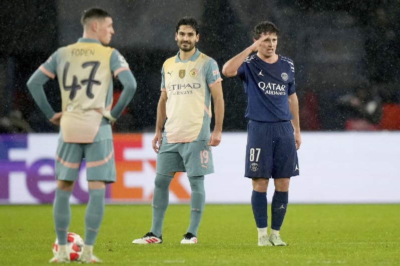 HLV Pep Guardiola phát biểu sau trận đấu Man City thua PSG tại Cúp C1, phân tích nguyên nhân thất bại và kêu gọi học trò giữ vững tinh thần.