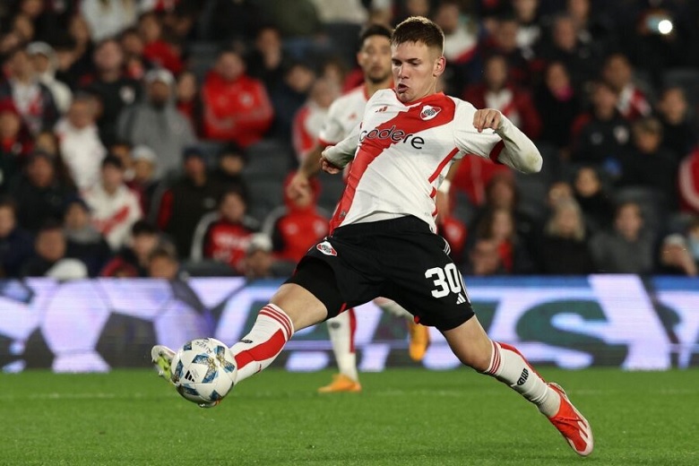 Cầu thủ trẻ Franco Mastantuono, "viên ngọc quý" sắp gia nhập Real Madrid