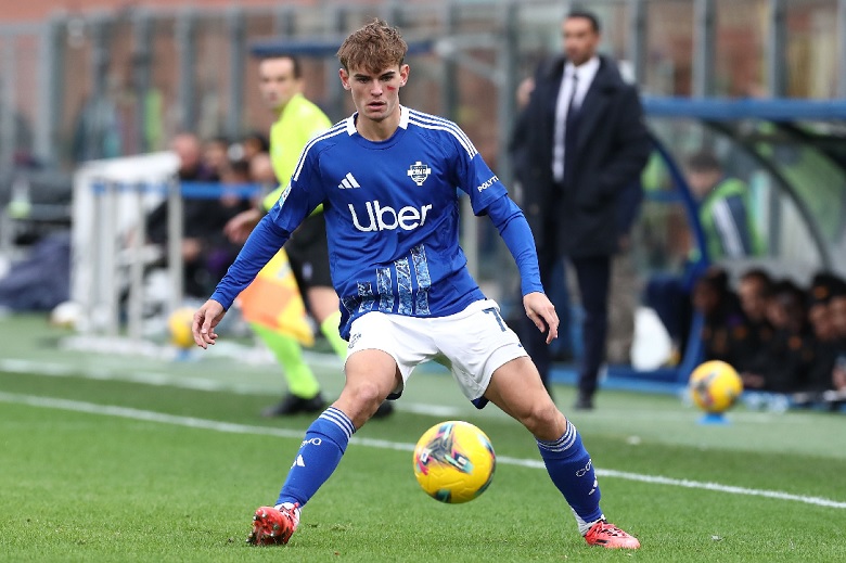 HLV Xabi Alonso đang dẫn dắt Real Madrid, người muốn đưa Nico Paz trở lại.