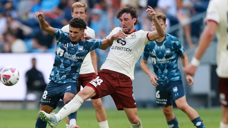 Cầu thủ Sydney FC ăn mừng bàn thắng ấn định chiến thắng 4-1 trước Adelaide United tại A-League