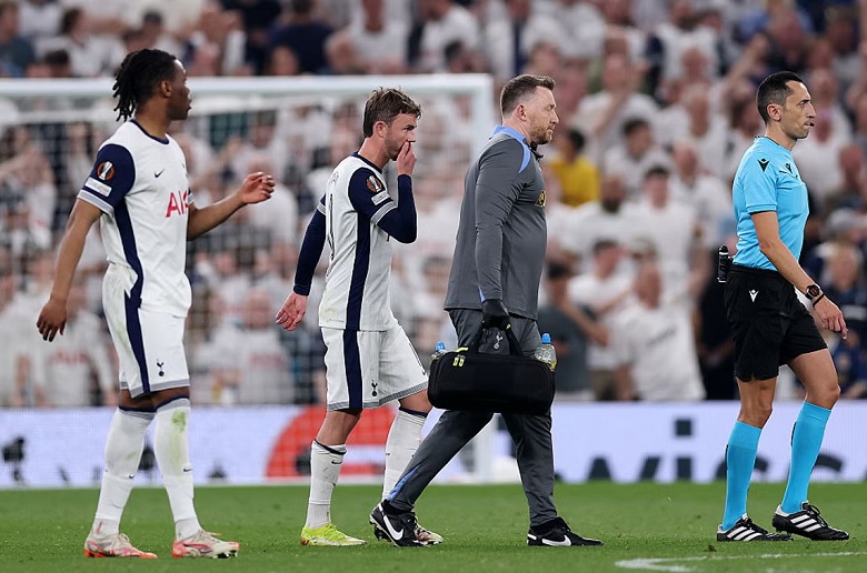 James Maddison rời sân vì chấn thương cổ chân sau trận thắng Bodo/Glimt của Tottenham
