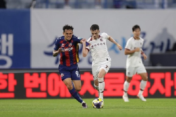 nhan-dinh-soi-keo-suwon-fc-vs-gwangju-17h00-ngay-14-9-thang-nhoc-nhan_1757789794.jpg